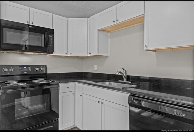 Building Photo - 216 Treadway Ct