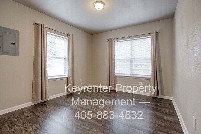 Building Photo - ACCEPTS HOUSING VOUCHERS - Bright & Stylish 2-Bedroom Close to the Plaza District