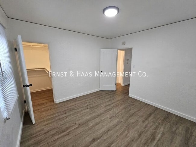 Building Photo - 824 Belmont Ave