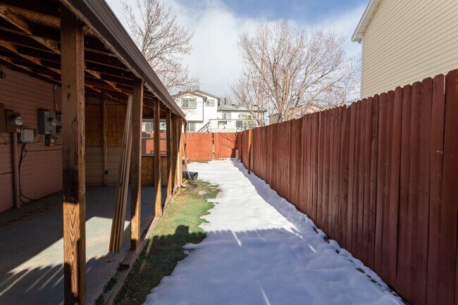 Building Photo - Great Home! Conveniently Located Home Off the Powers Corridor