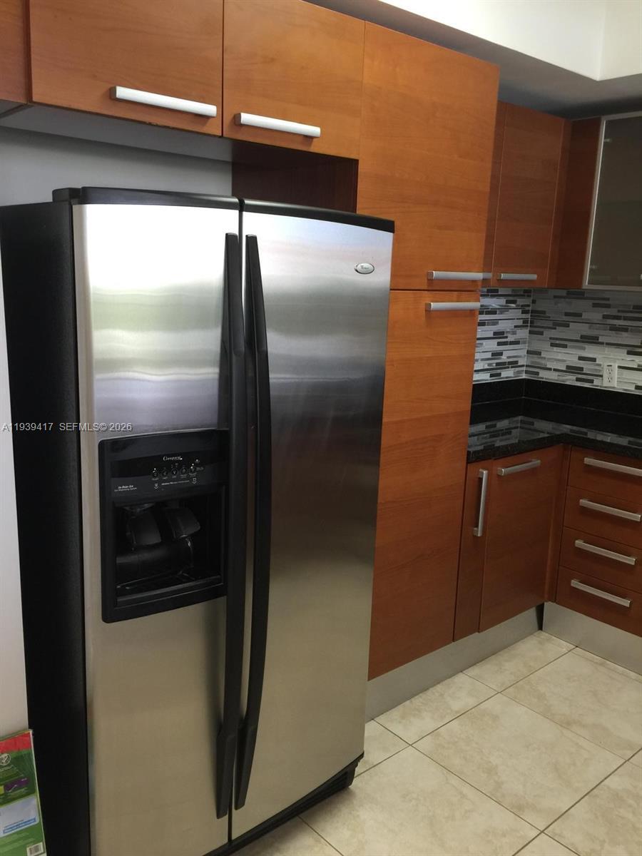 Building Photo - 2030 S Douglas Rd