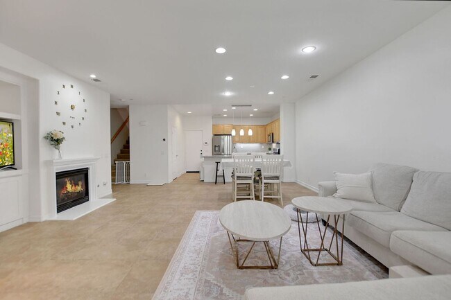 Building Photo - 15723 Parkhouse Dr