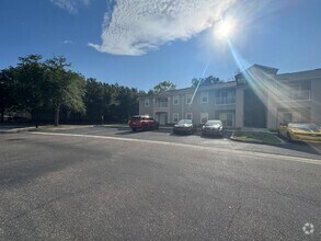 Building Photo - Move In Special! 1/2 Off 1st Months Rent T...