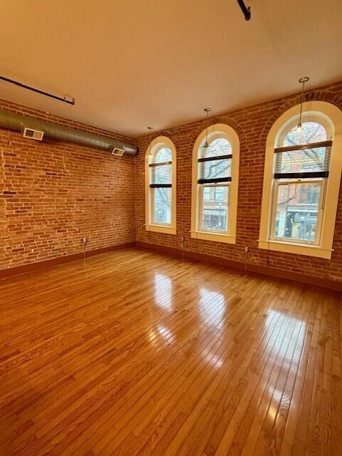 Building Photo - 303 S Main St