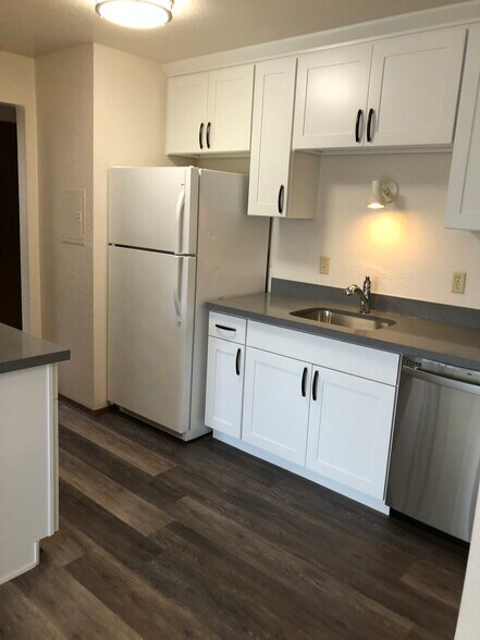 Building Photo - 314 N 134th St