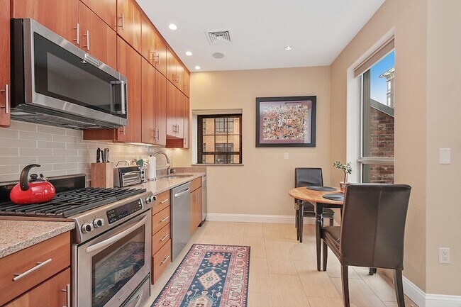 Building Photo - 99-105 Broad Street Unit 7B