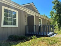 Building Photo - 218 Hickory Forest Rd