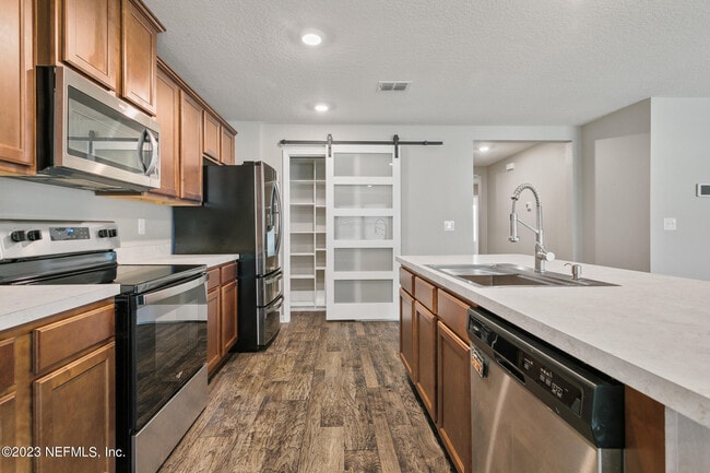 Building Photo - 9051 Tahoe Ln