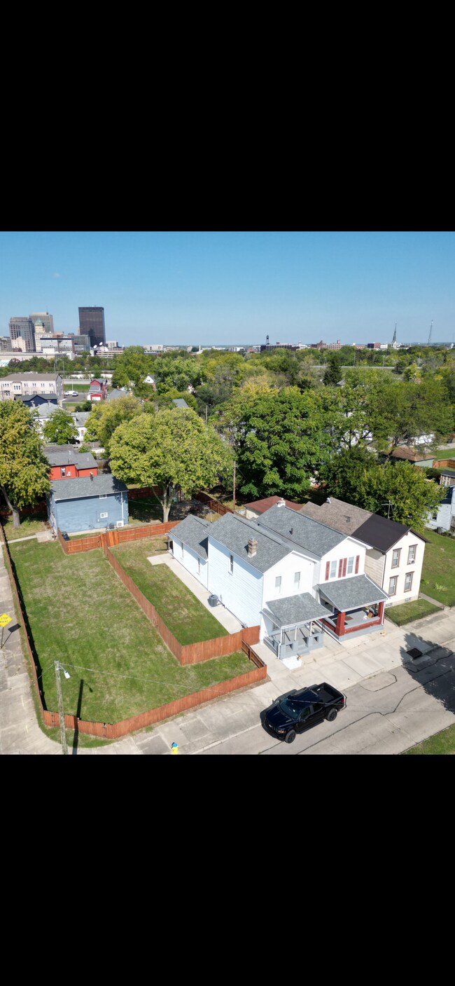 Building Photo - 213 Burns Ave