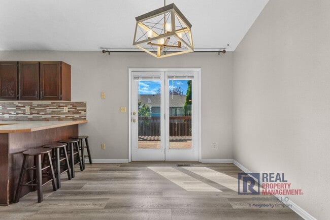 Building Photo - Beautiful 4 Bedroom Single Family Home For...