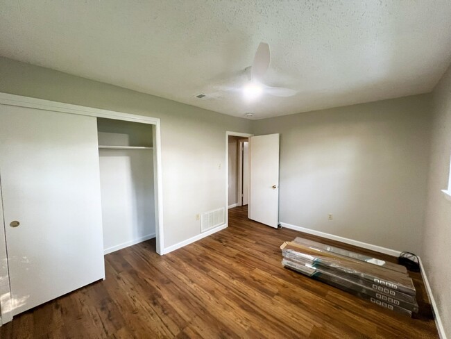 Building Photo - Newly Updated 4 Bedroom House for Rent, ne...