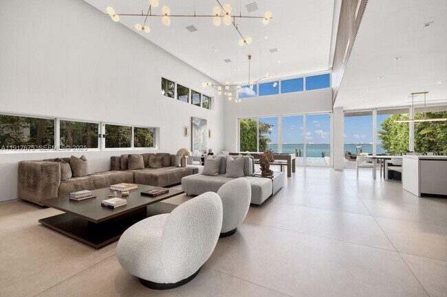 Building Photo - 1379 N Venetian Way