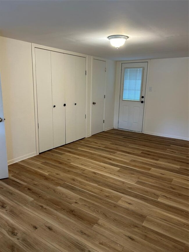 Building Photo - 2017 Karen Ave
