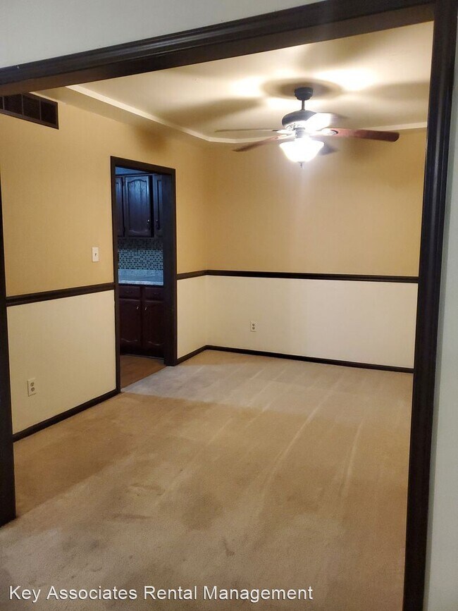 Building Photo - 3 br, 2.5 bath House - 2122 NW Kendall