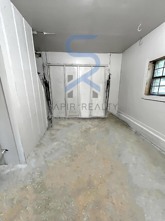 Building Photo - 6224 Wellington Dr
