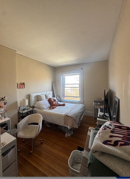Building Photo - 479 Beacon St