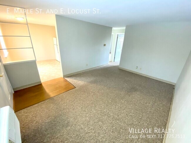 Building Photo - 361 E Maple St