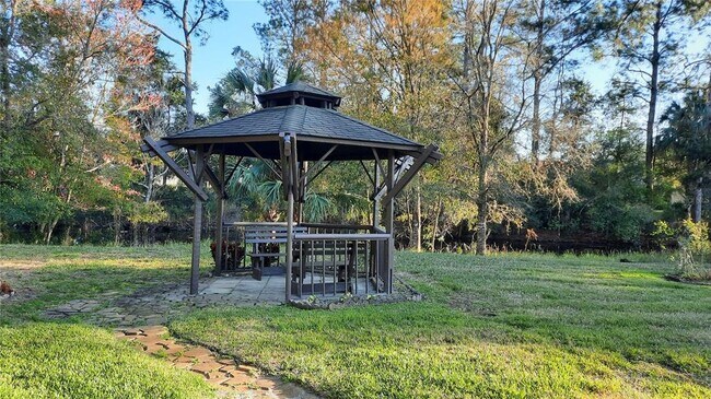 Building Photo - 58 Burning Bush Dr