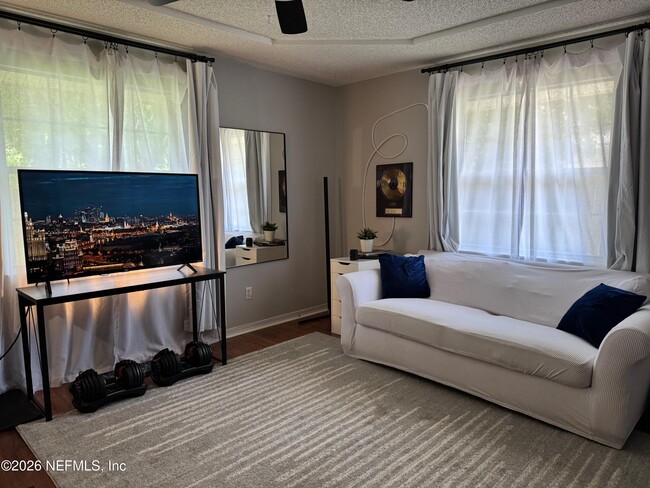 Building Photo - 1800 Castille Dr