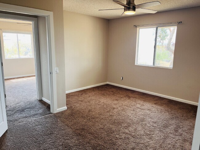 Building Photo - Charming 3-Bedroom with 2 Full Baths on th...