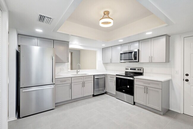 Building Photo - 107 Parkside Colony Dr