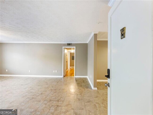 Building Photo - 115 Biscayne Dr NW