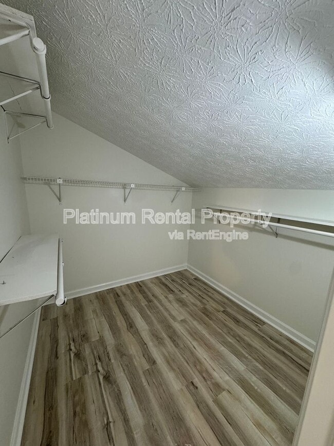 Building Photo - 8380 Lucas Creek Trl