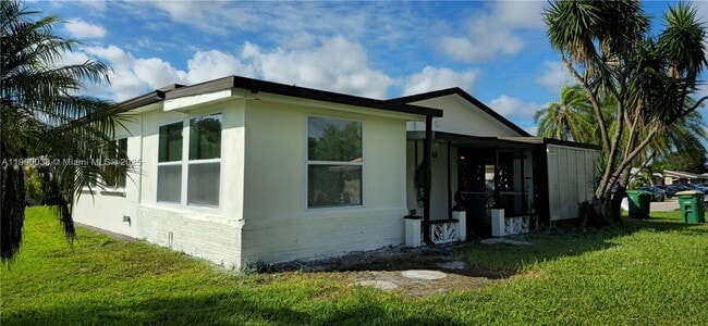 Building Photo - 4404 NW 46th Way