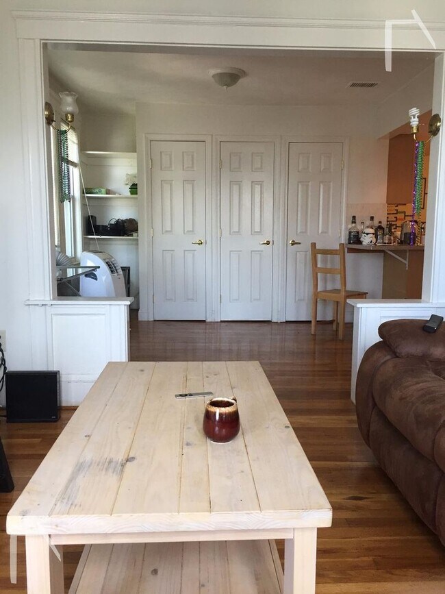 Building Photo - 214 Summer St