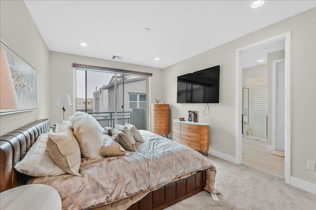 Building Photo - Experience True Luxury Living In The Heart Of Summerlin