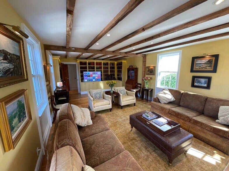 Building Photo - 23 Howard St