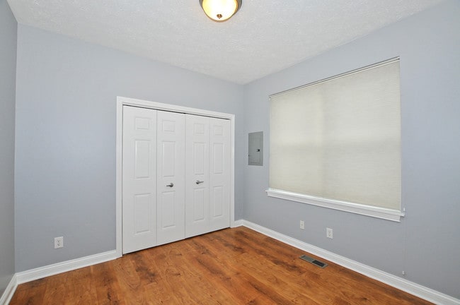 Building Photo - 517 E 23rd St