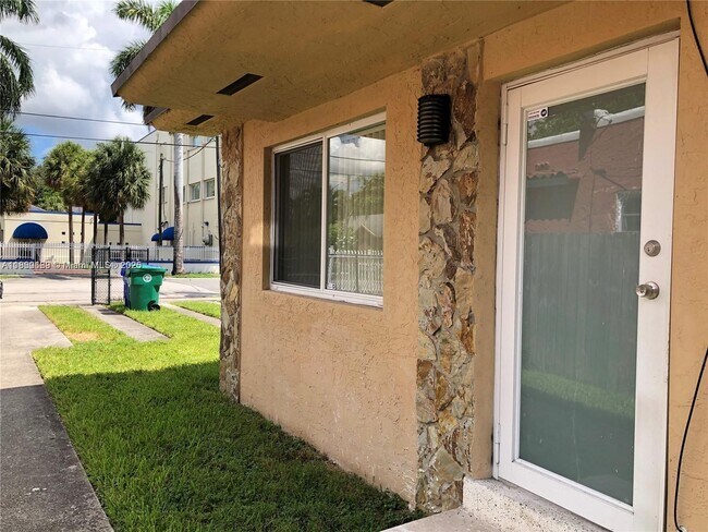 Building Photo - 220 NW 46th St