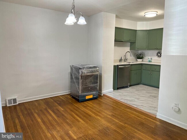 Building Photo - 4042 Balwynne Park Rd
