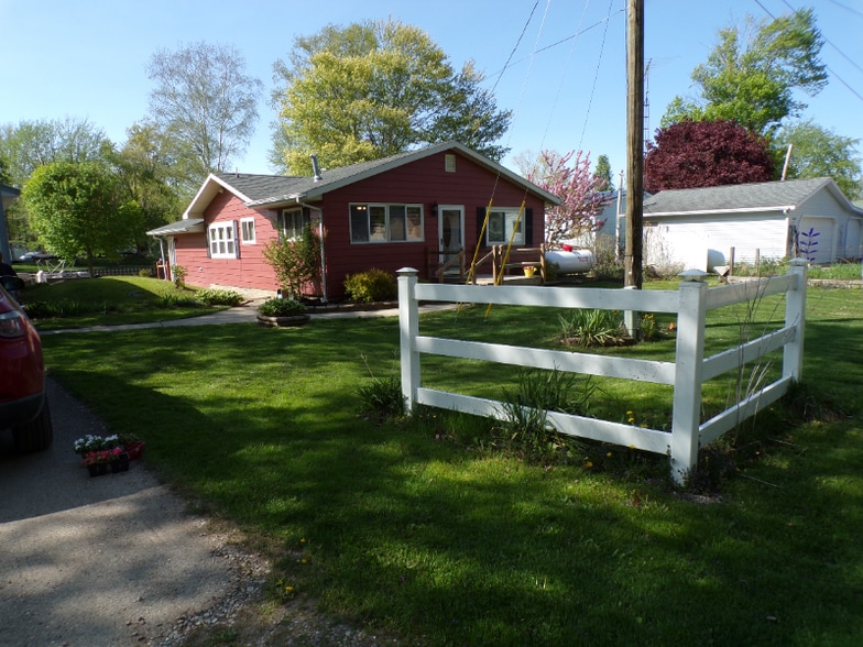 Building Photo - 5347 Birch Island Dr