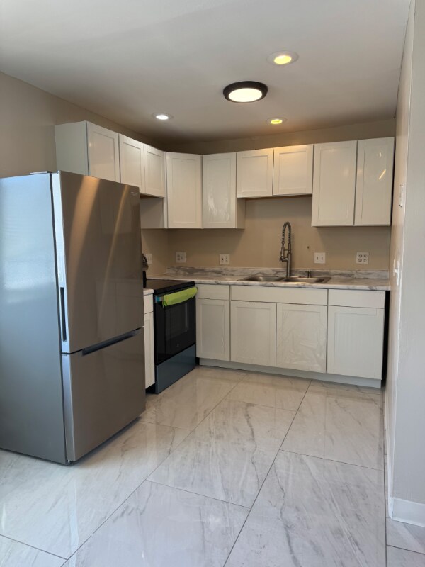 Building Photo - 5143 Colerain Ave