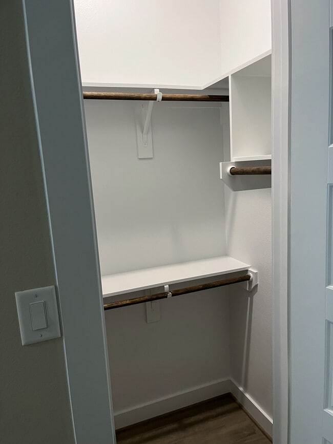 Building Photo - 2643 Fountain Key Blvd