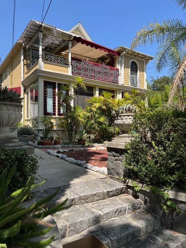 Building Photo - 159 W Montecito Ave