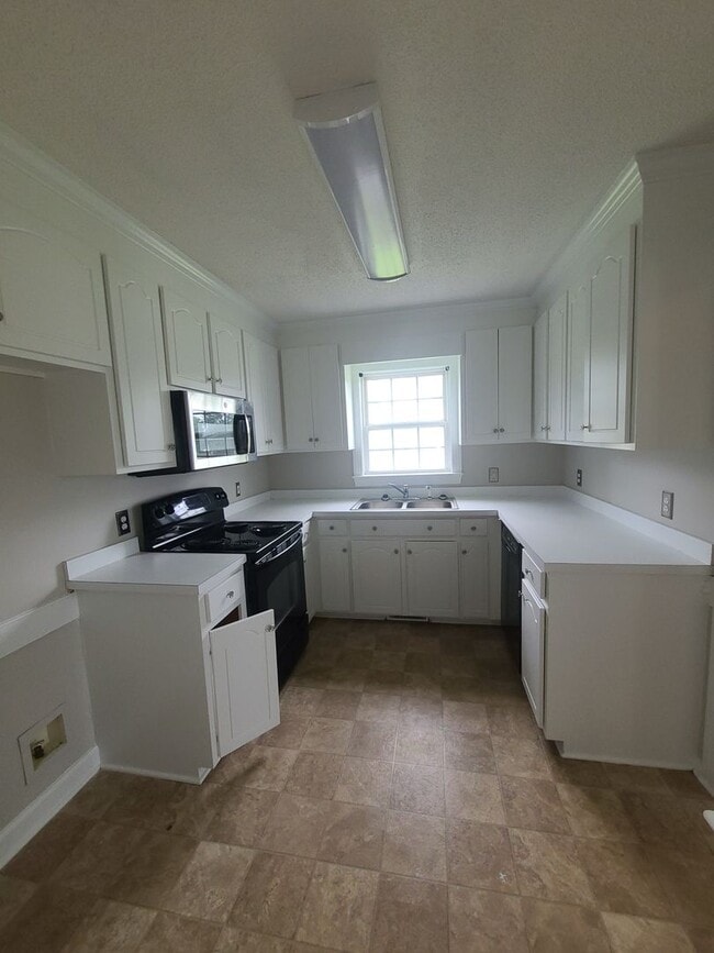 Building Photo - 110 Cambridge Dr