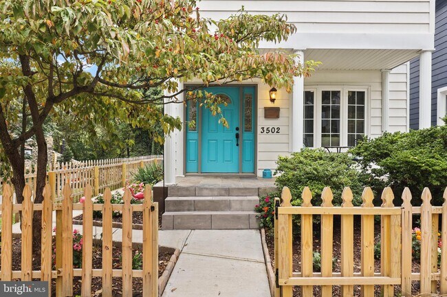 Building Photo - 3502 Buena Vista Ave