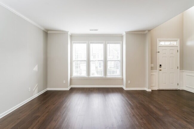 Building Photo - 3073 Greymont Cloister