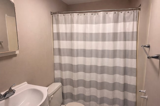 Building Photo - Home Sweet Home