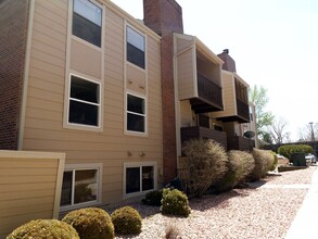 Building Photo - 15402 E Arizona Ave