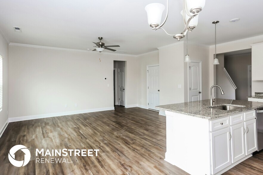 Building Photo - 2136 Moselle Dr