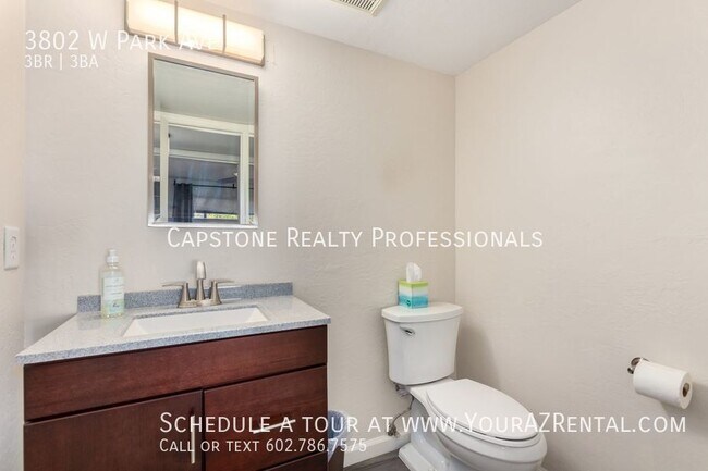 Building Photo - Beautiful 3 bedroom 2.5 bath home with pri...
