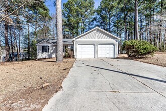 Building Photo - 307 White Pine Ct