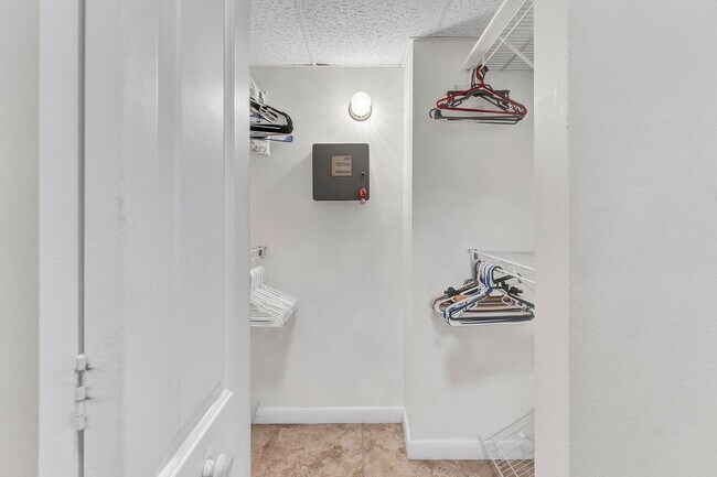 Building Photo - 1985 S Ocean Dr