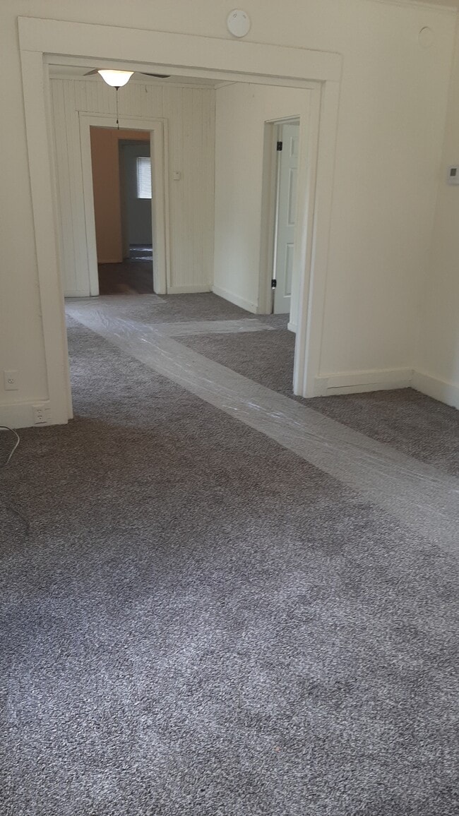 Building Photo - 1250 N Jefferson Ave