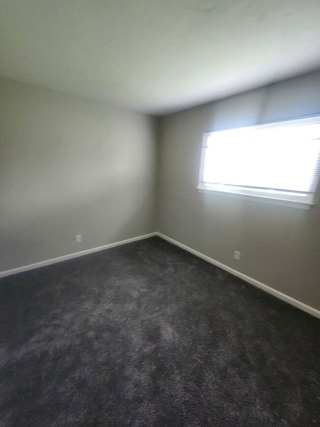 Building Photo - Renovated 3 bedroom 1.5 bath home in Valle...