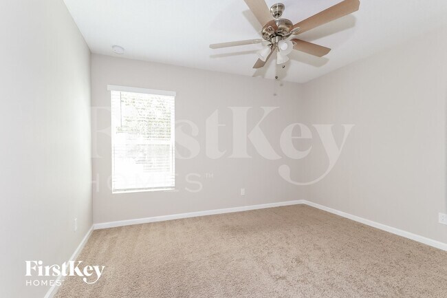 Building Photo - 1158 SW Eleuthera Ave